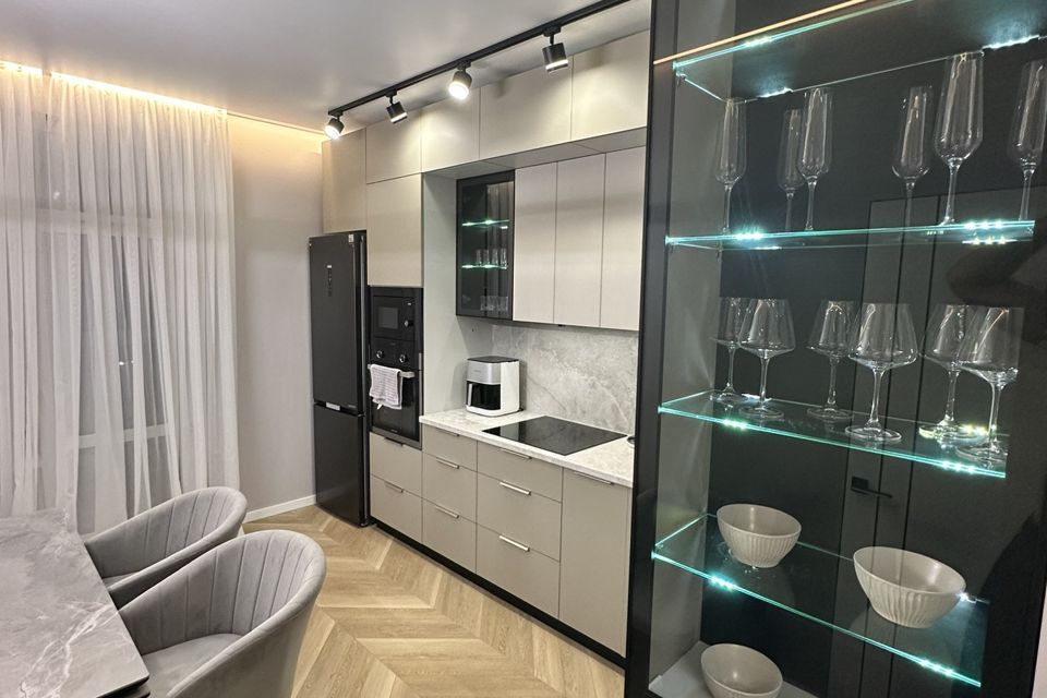 Продаётся 2-комнатная квартира, 65 м²