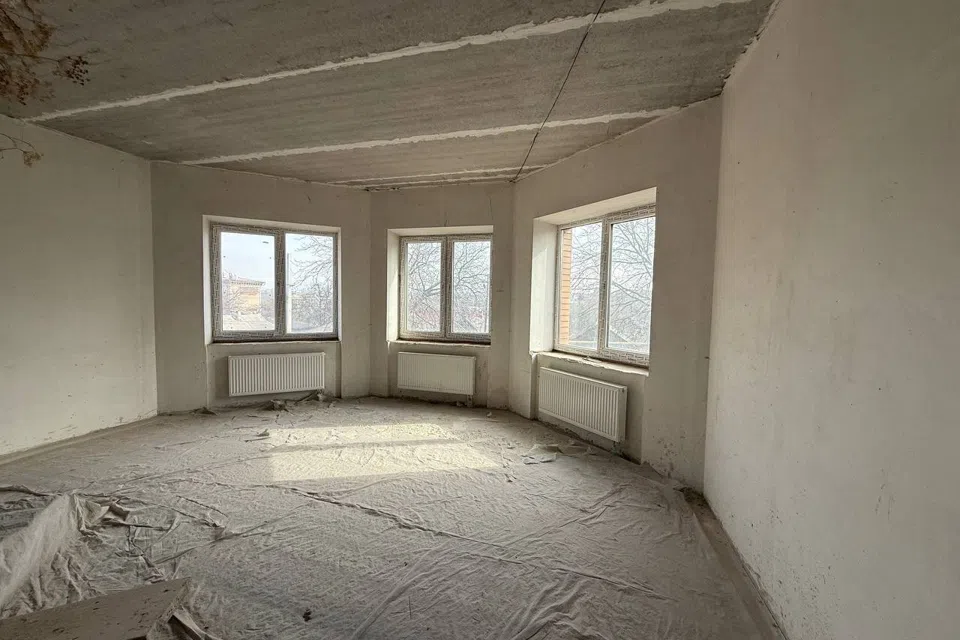 Продаётся 3-этажный дом, 448 м²