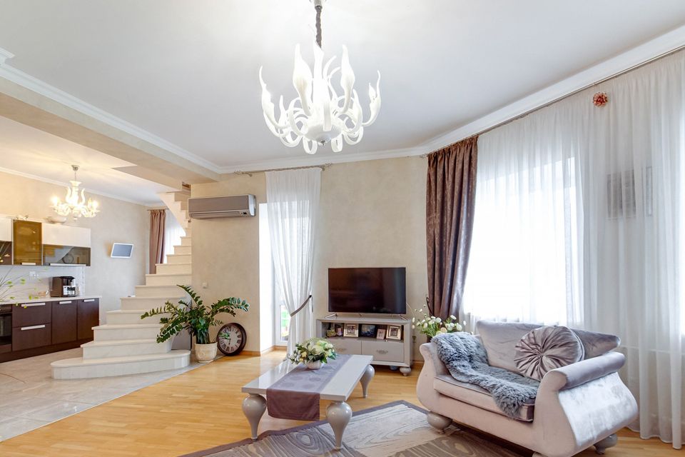 Продаётся 4-комнатная квартира, 137.1 м²