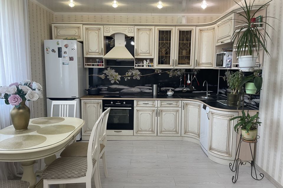 Продаётся 1-комнатная квартира, 43 м²