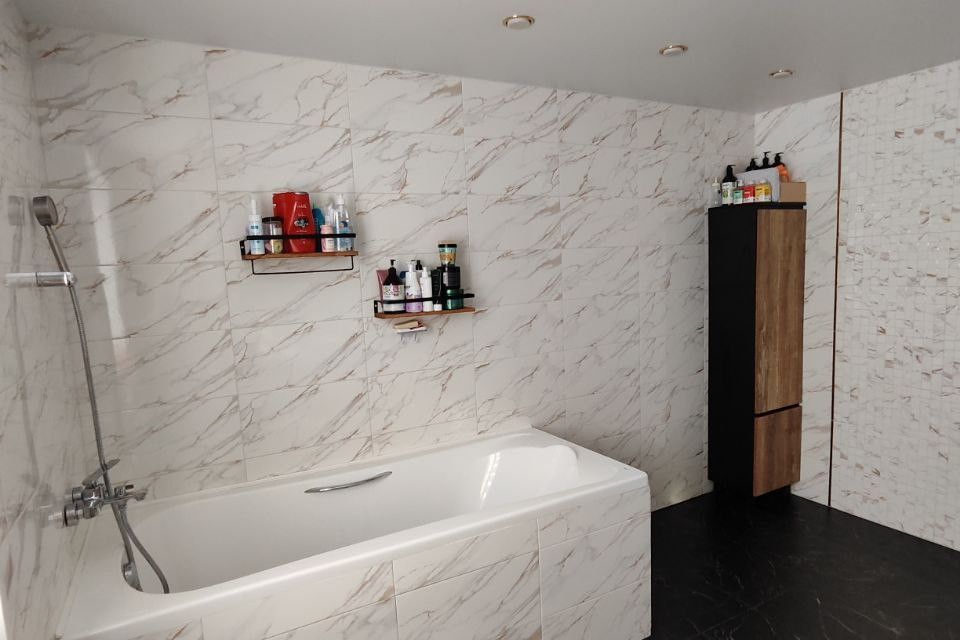 Продаётся 2-этажный дом, 180 м²