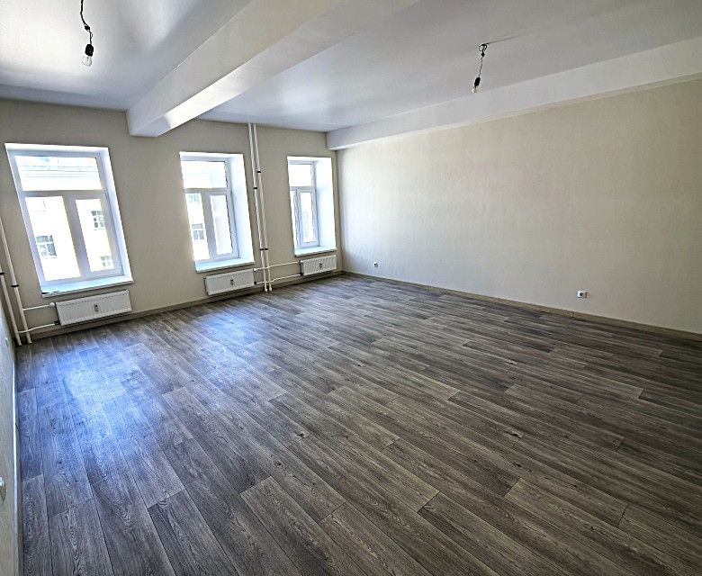 Продаётся 1-комнатная квартира, 68 м²