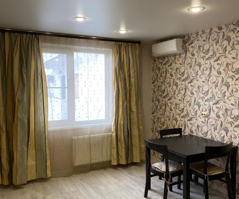 Продаётся 2-комнатная квартира, 65 м²