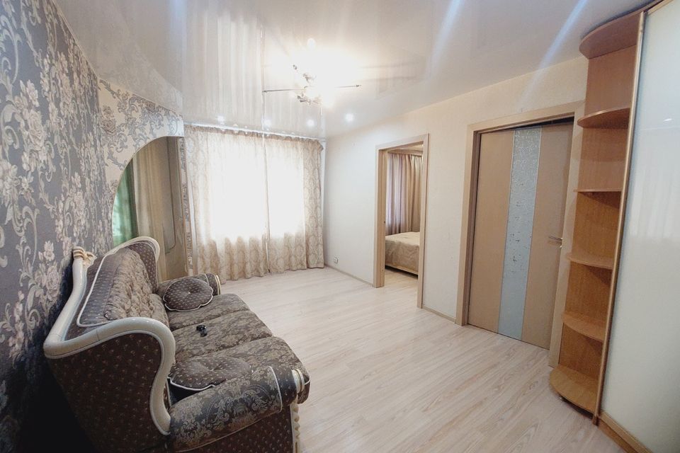 Продаётся 3-комнатная квартира, 42.8 м²