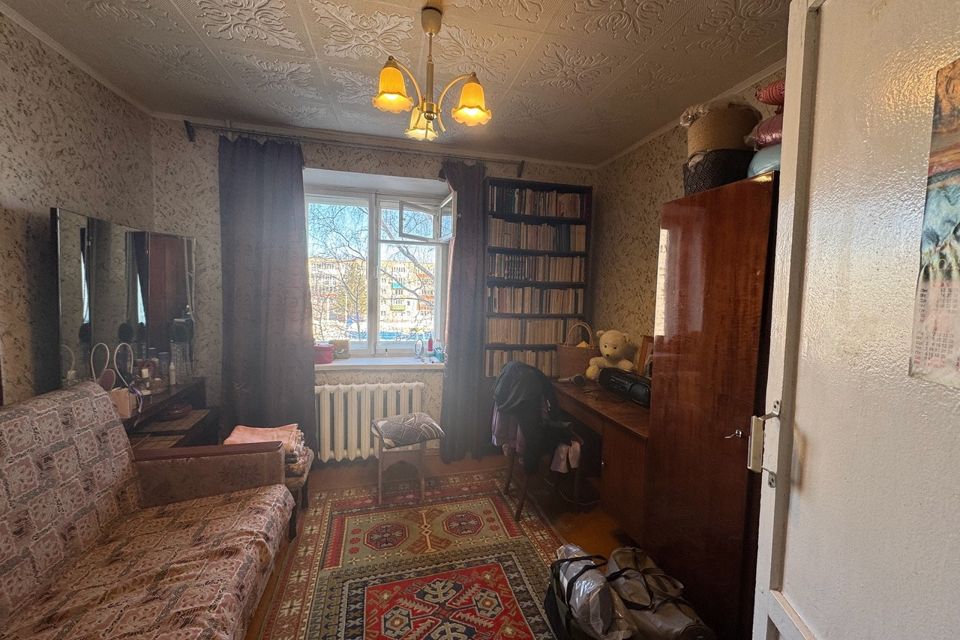 Продаётся 4-комнатная квартира, 74 м²