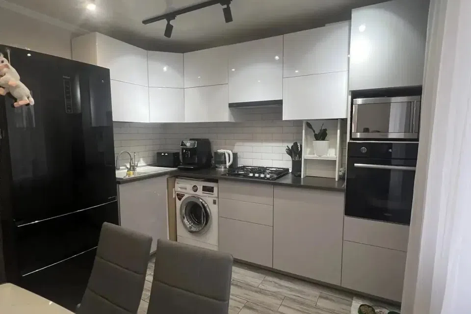 Продаётся 4-комнатная квартира, 76 м²