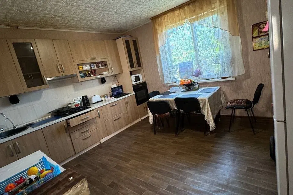 Продаётся 2-этажный дом, 210 м²