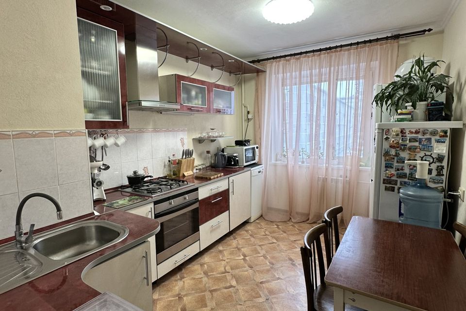 Продаётся 3-комнатная квартира, 62.4 м²