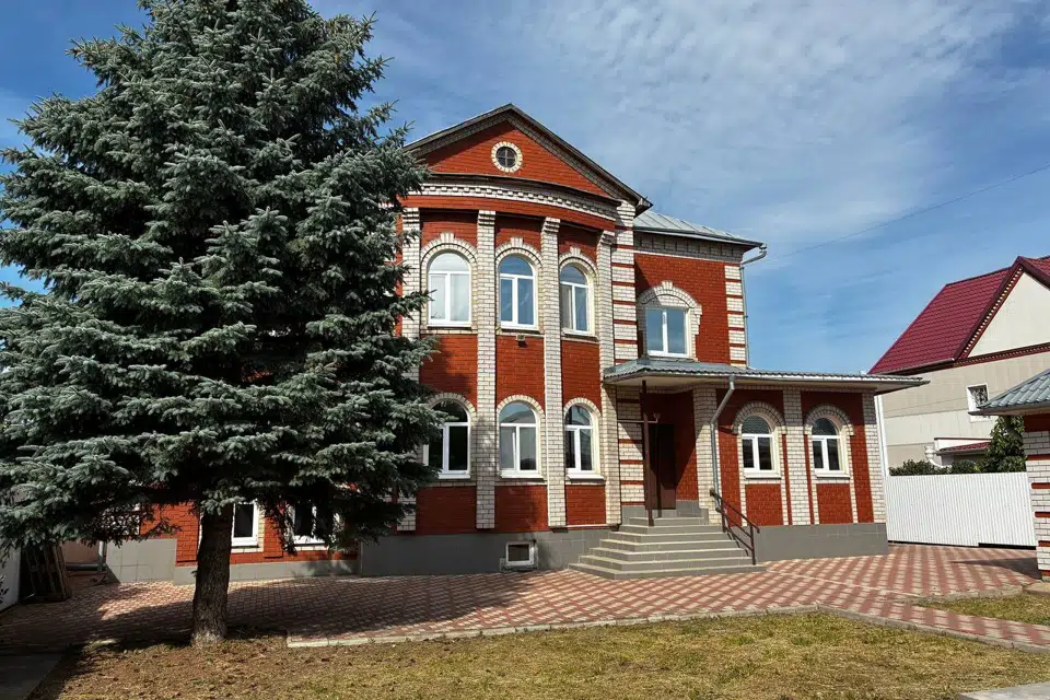 Продаётся 3-этажный дом, 497 м²