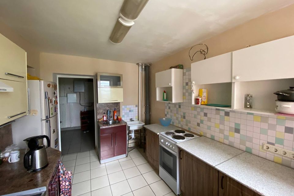 Продаётся комната в 5-комн. квартире, 12.4 м²