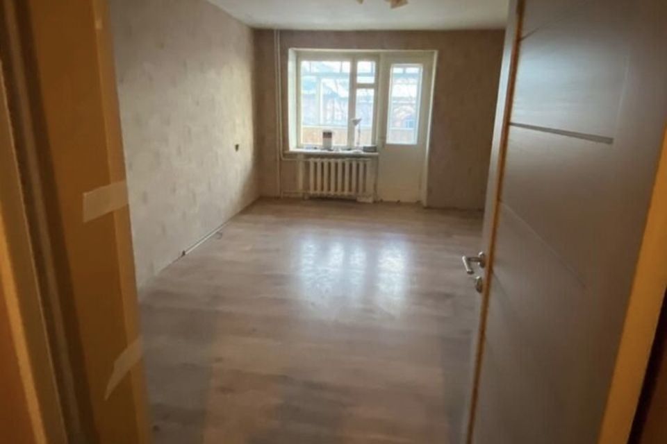 Продаётся 4 комнаты в 4-комн. квартире, 17 м²