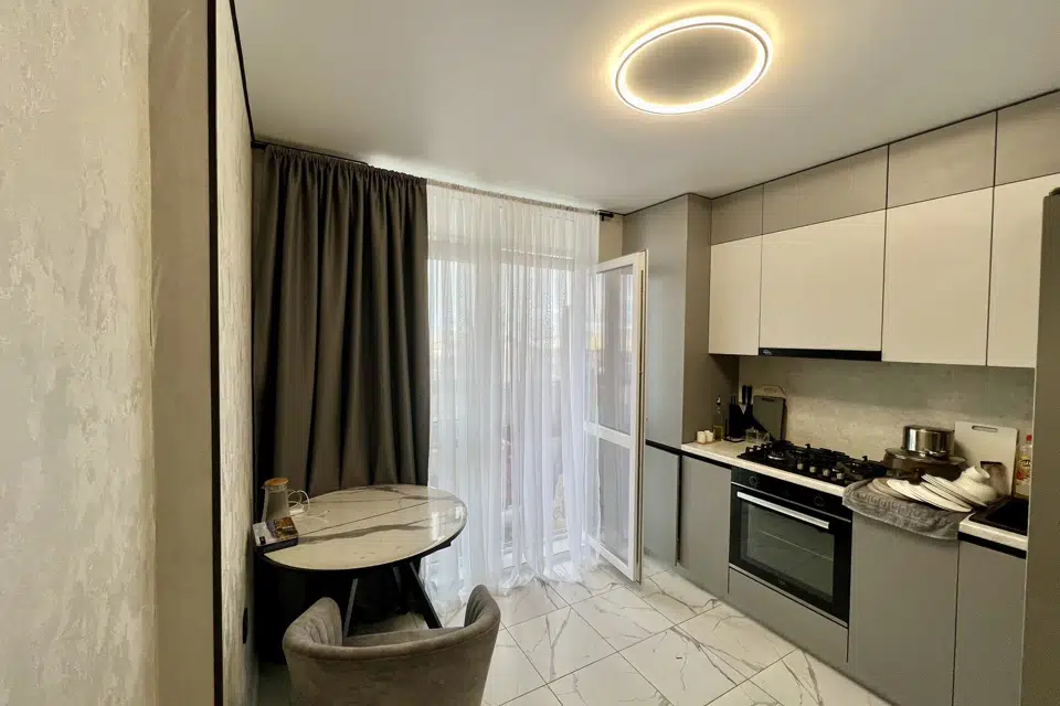 Продаётся 2-комнатная квартира, 56 м²