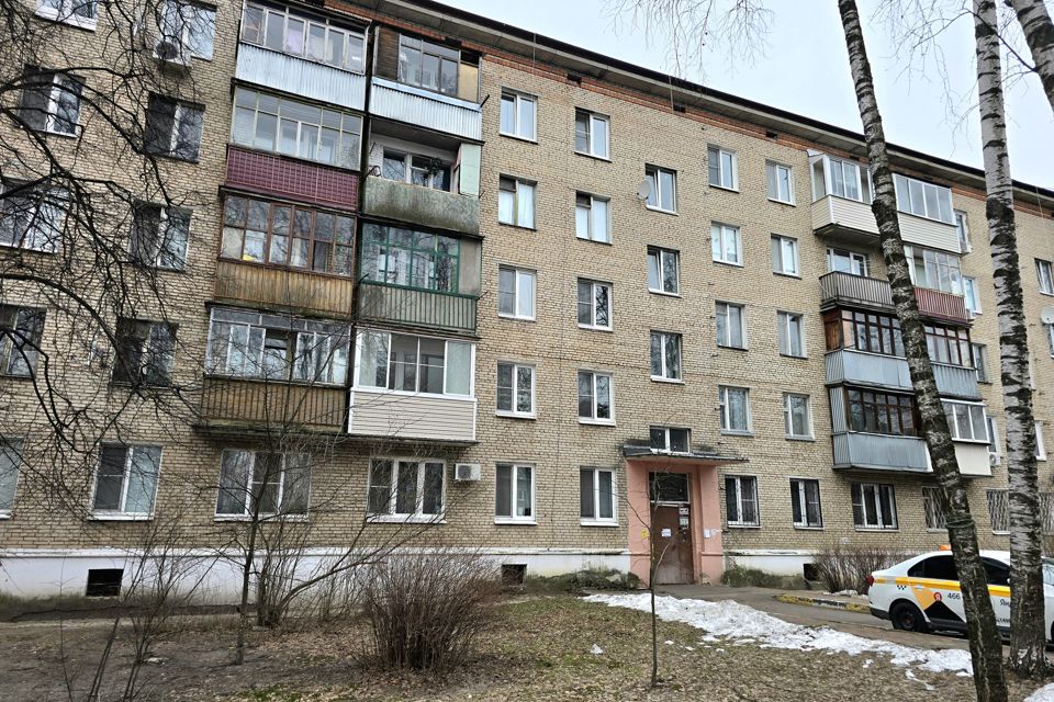 Продаётся 3-комнатная квартира, 56.9 м²