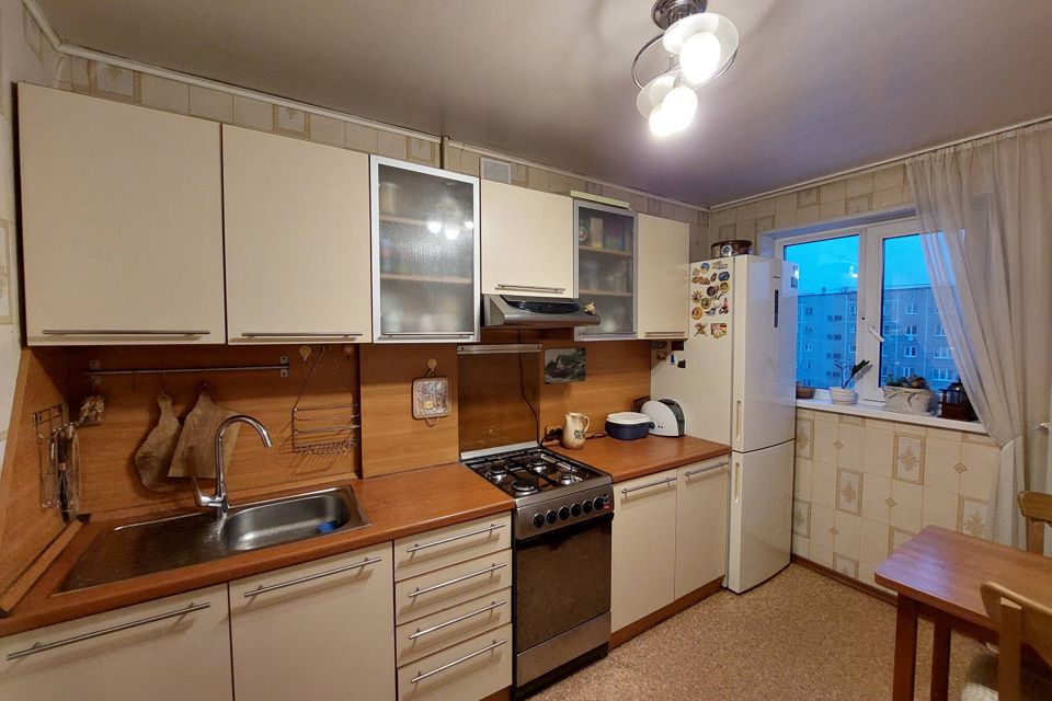 Продаётся 3-комнатная квартира, 58.3 м²