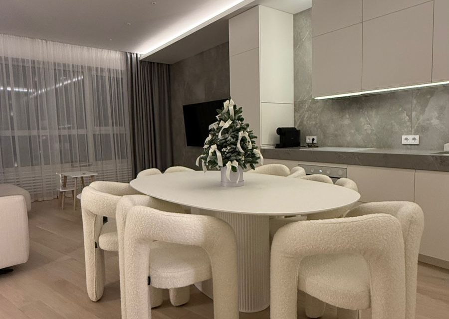 Продаётся 3-комнатная квартира, 130 м²
