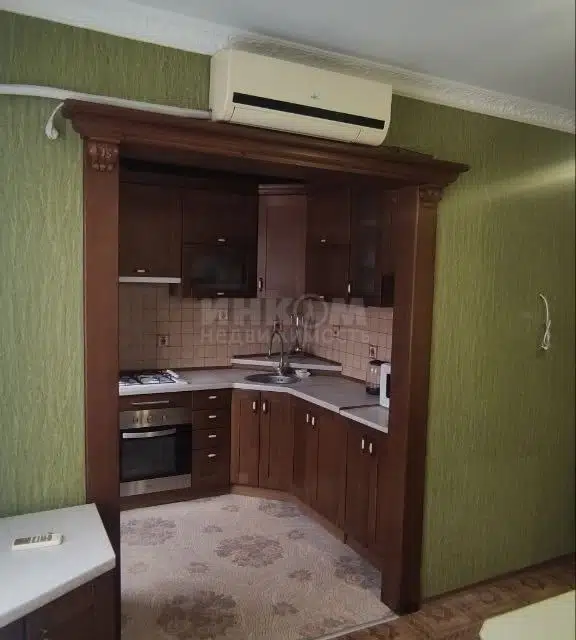 Продаётся 4-комнатная квартира, 64 м²