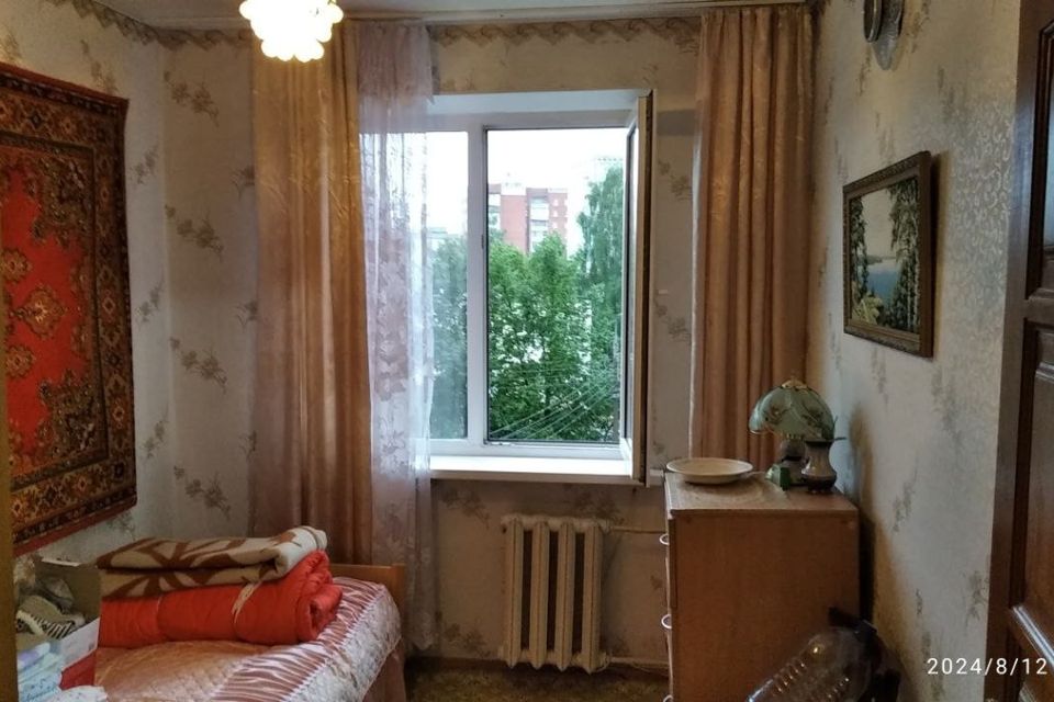 Продаётся 3-комнатная квартира, 50.5 м²