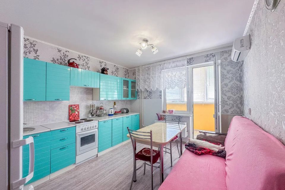 Продаётся 2-комнатная квартира, 67.4 м²