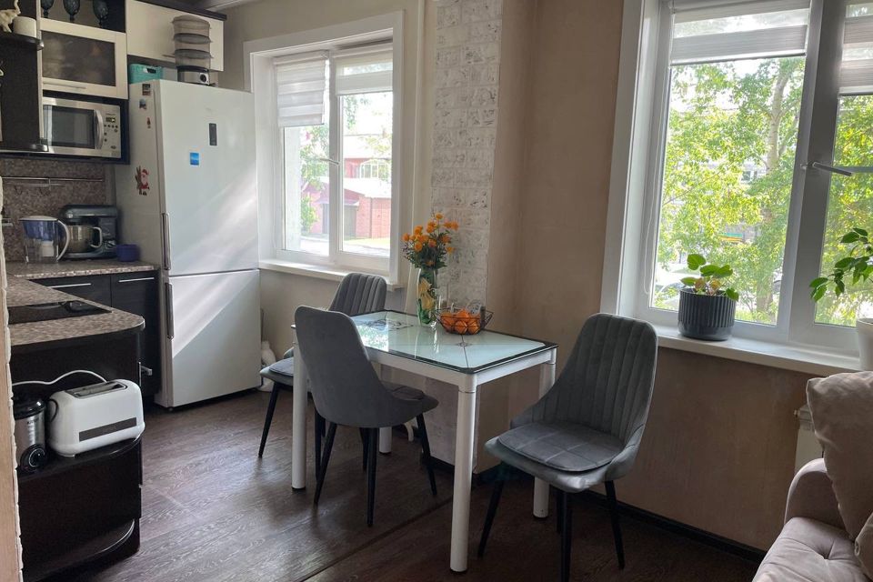 Продаётся 3-комнатная квартира, 53.9 м²