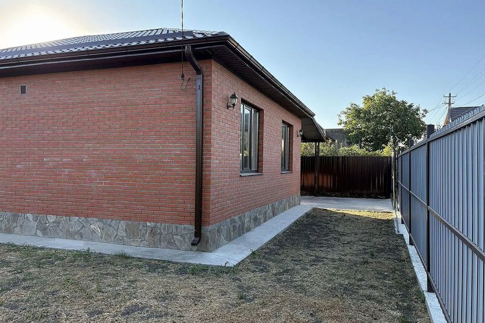 Продаётся 3-этажный дом, 105 м²