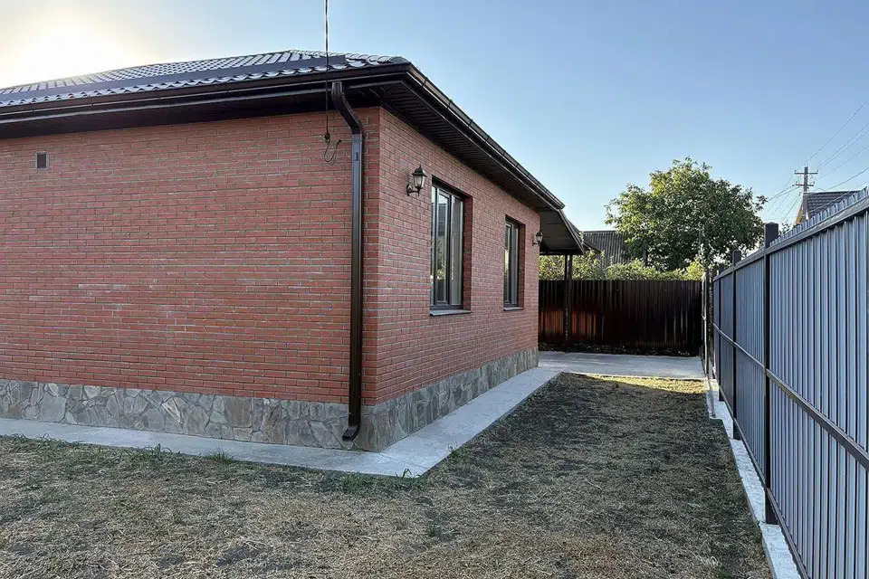 Продаётся 3-этажный дом, 105 м²