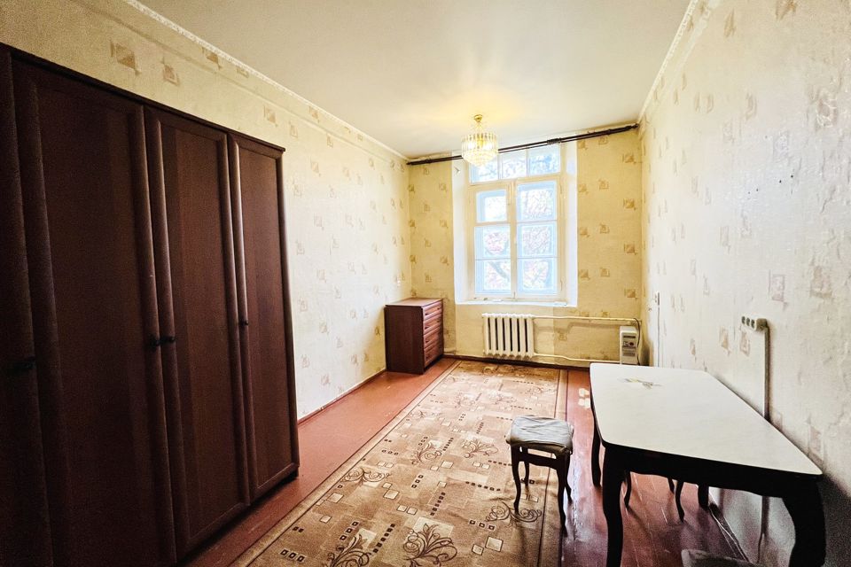 Продаётся комната в 5-комн. квартире, 14.5 м²