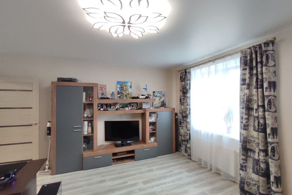 Продаётся 1-комнатная квартира, 43.7 м²