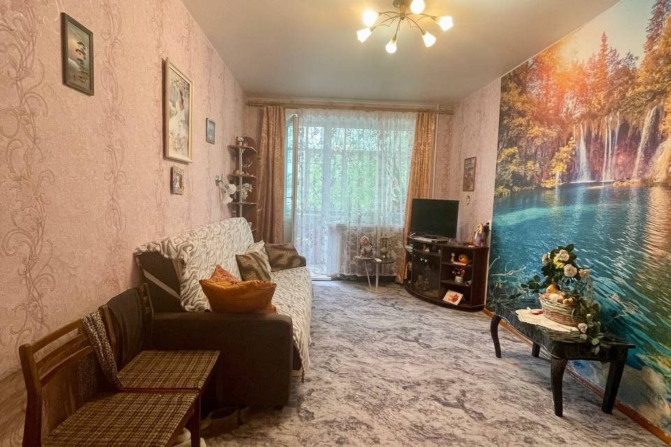 Продаётся 2-комнатная квартира, 42.4 м²