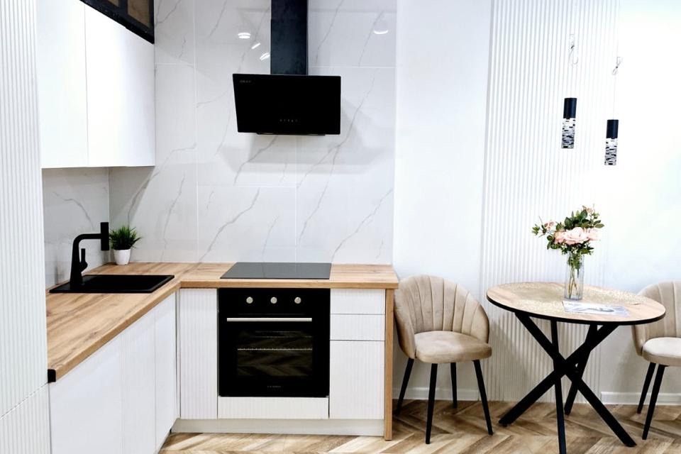 Продаётся 1-комнатная квартира, 42 м²