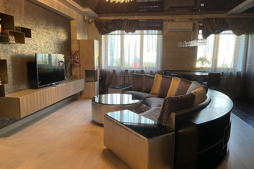 Продаётся 3-комнатная квартира, 125 м²