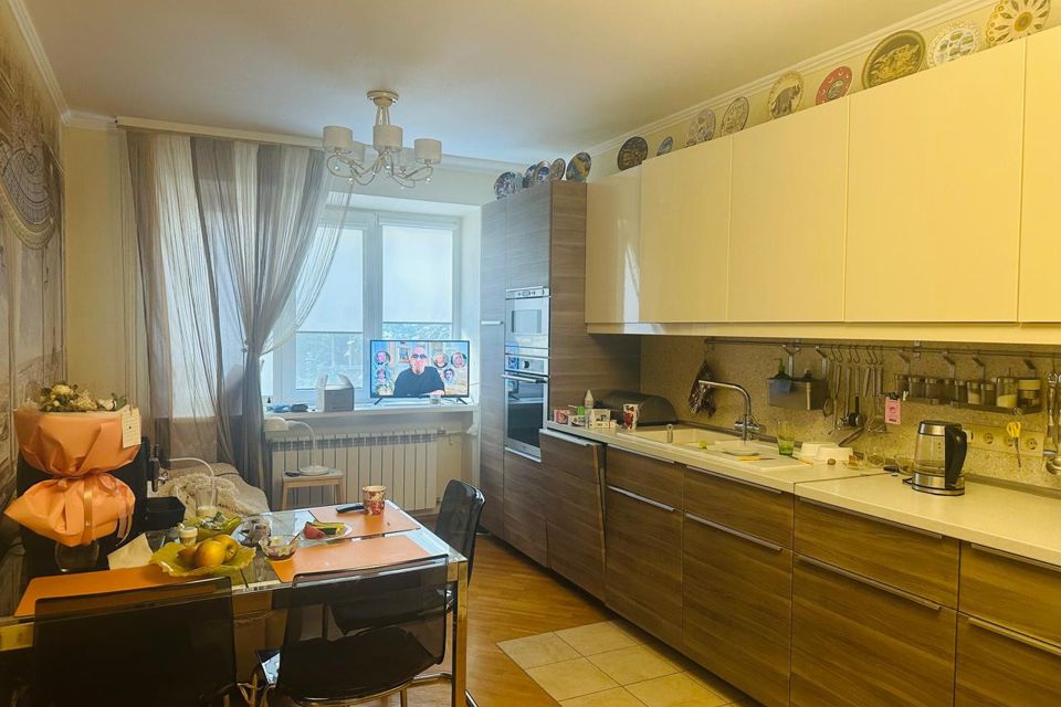 Продаётся 3-комнатная квартира, 108.2 м²