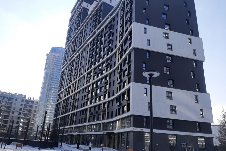 Продаётся 1-комнатная квартира, 63.4 м²