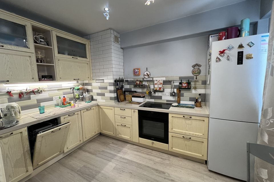 Продаётся 2-комнатная квартира, 64 м²