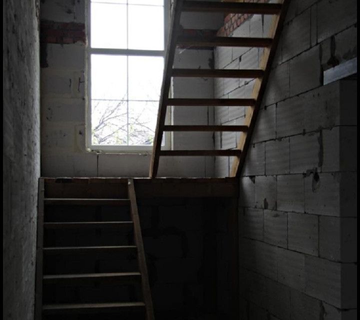 Продаётся 2-этажный дом, 415 м²