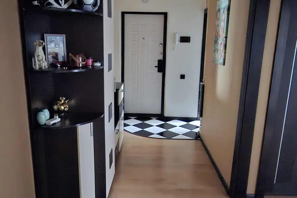 Продаётся 3-комнатная квартира, 61 м²