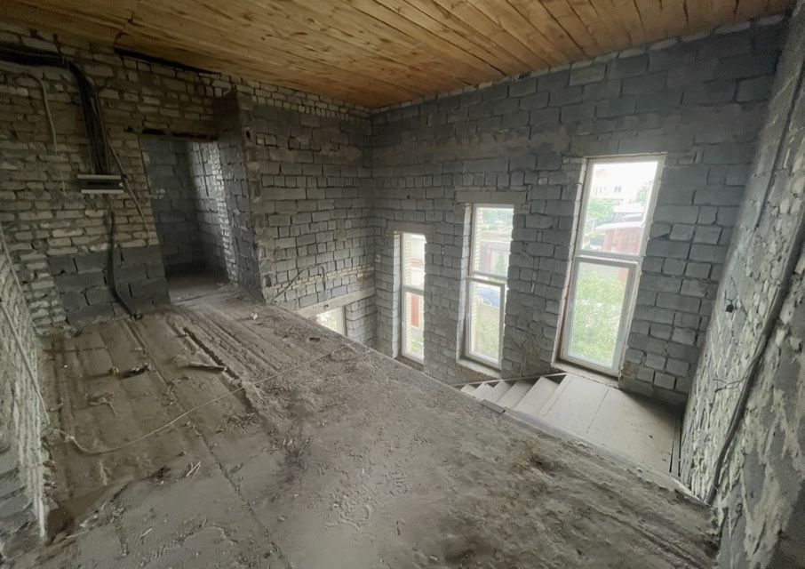 Продаётся 3-этажный дом, 450 м²