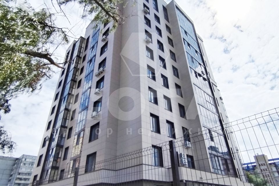 Продаётся 4-комнатная квартира, 130 м²