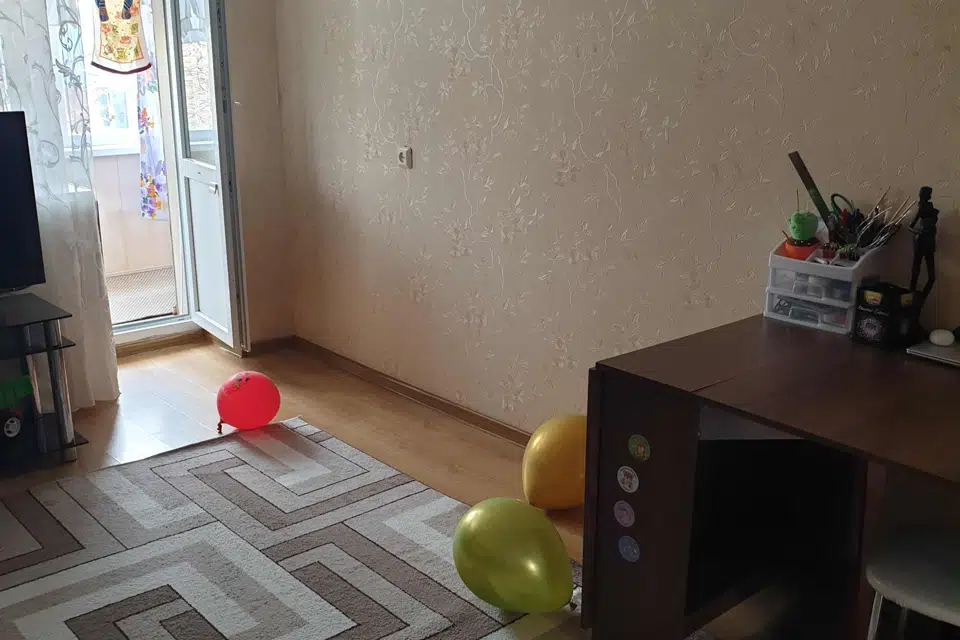 Продаётся 3-комнатная квартира, 61.3 м²