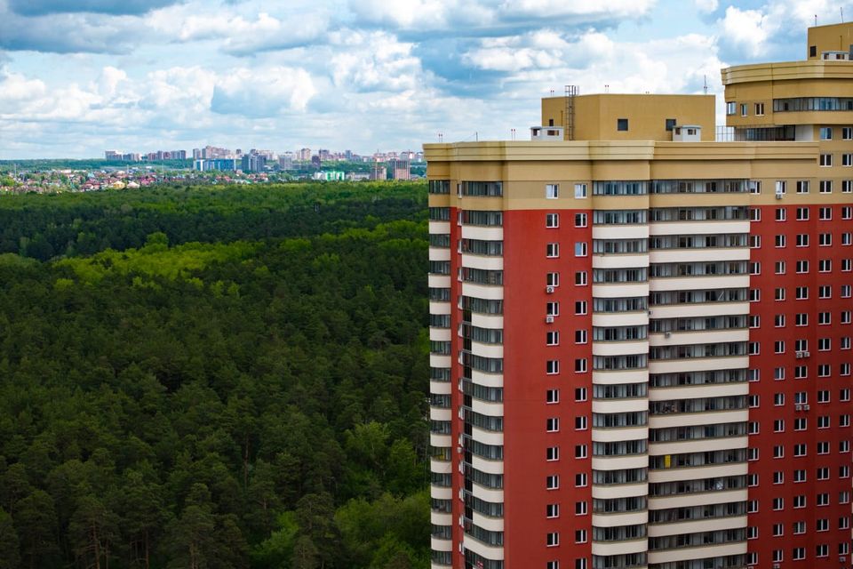 Продаётся 4-комнатная квартира, 141 м²