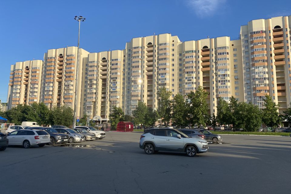 Продаётся 2-комнатная квартира, 63.5 м²