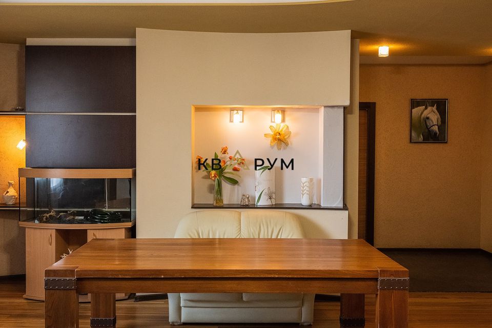 Продаётся 3-комнатная квартира, 107 м²