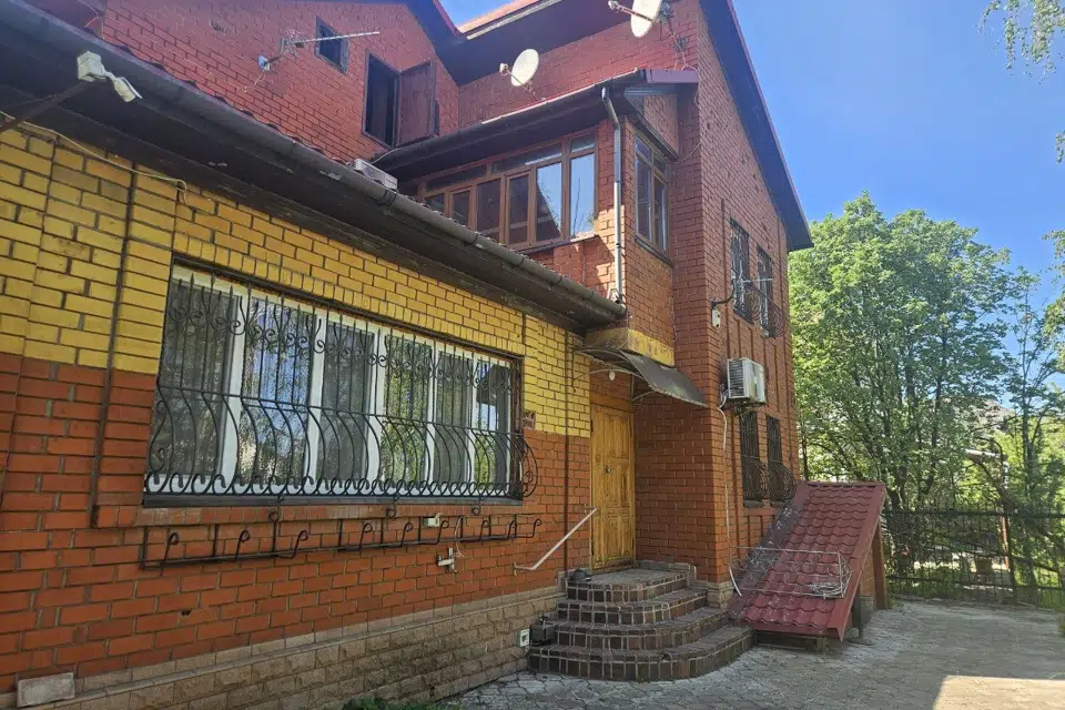 Продаётся 3-этажный дом, 356.3 м²