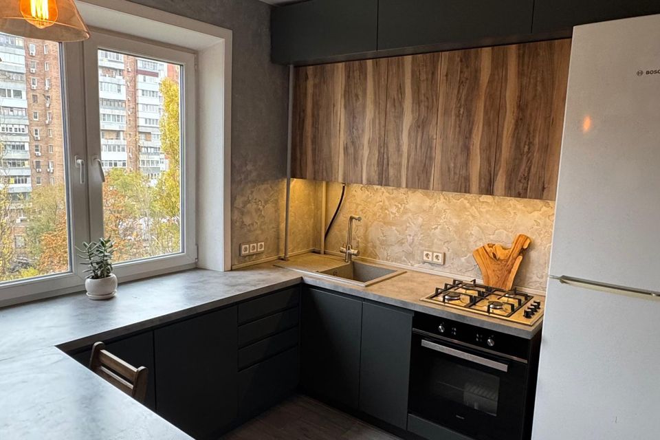 Продаётся 1-комнатная квартира, 42 м²
