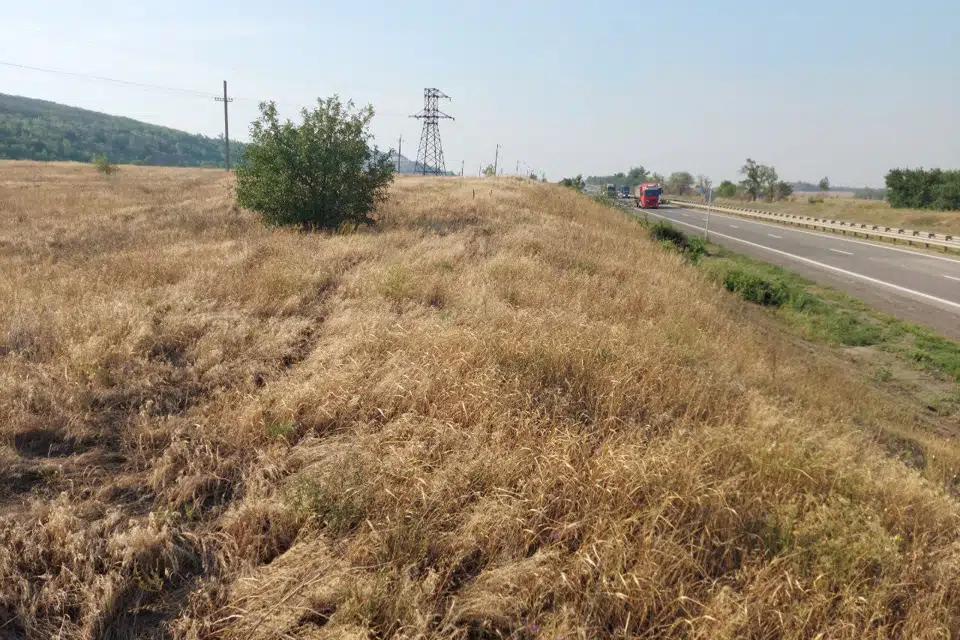 Продаётся участок, 200 сот.