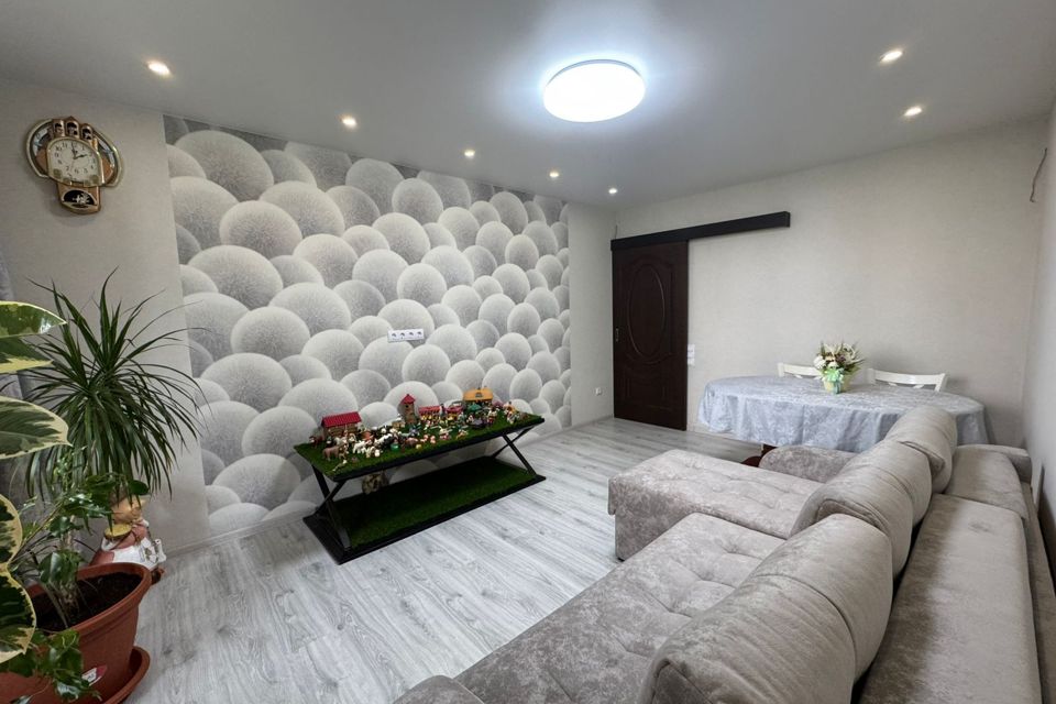 Продаётся 4-комнатная квартира, 89 м²