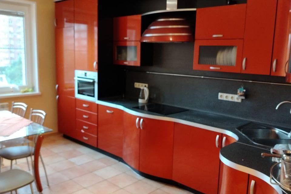 Продаётся 3-комнатная квартира, 100 м²