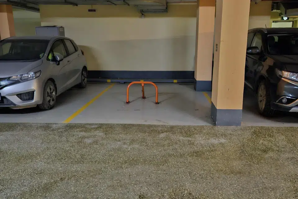 Сдаётся машиноместо, 15 м²