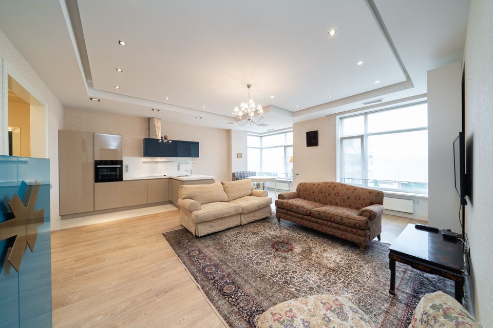 Продаётся 2-комнатная квартира, 100 м²