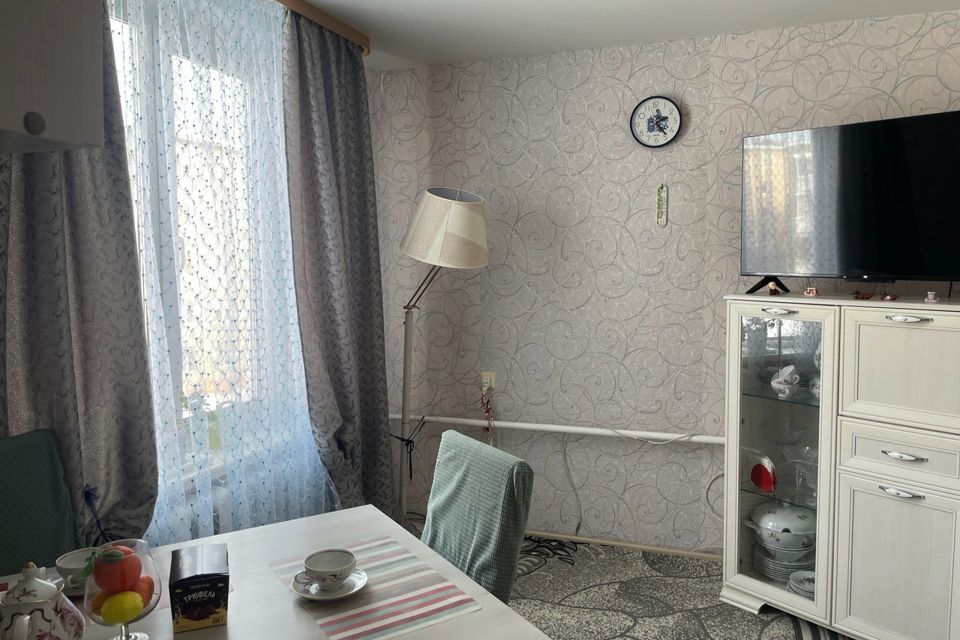 Продаётся 4-комнатная квартира, 58.7 м²