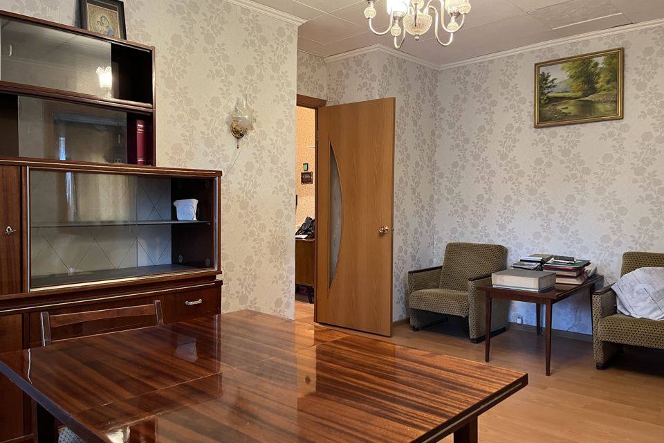 Продаётся 4-комнатная квартира, 62.4 м²